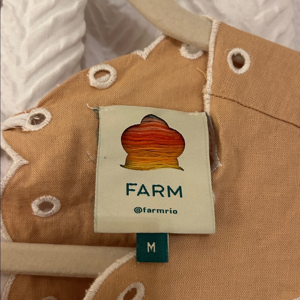 FARM Rio Tan Embroidered Scallop Crop Tank with White Cutwork - Picture 3 of 6
